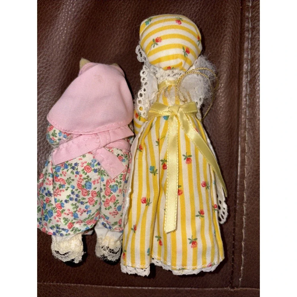 Vtg ceramic cat and mouse Christmas Pink 5+7 in Babydoll Nightgown decor‎
